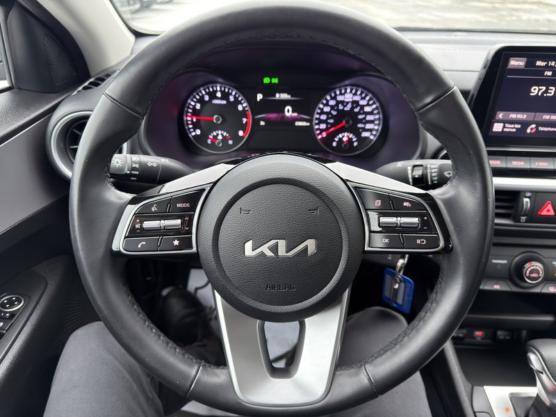 Kia Forte LX APPLE CARPLAY SIEGES CHAUFFANTS PAS ACCIDENTE 2023 INSPECTE+AIR CLIMATISE+BLUETOOTH+REGULATEUR DE VITESSES+PHARES AUTOMATIQUE+COMMANDES AU VOLANT