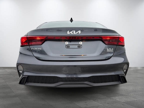 Kia Forte LX APPLE CARPLAY SIEGES CHAUFFANTS PAS ACCIDENTE 2023 INSPECTE+AIR CLIMATISE+BLUETOOTH+REGULATEUR DE VITESSES+PHARES AUTOMATIQUE+COMMANDES AU VOLANT