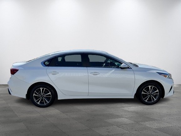 2024 Kia Forte EX PNEUS D'HIVER APPLE CARPLAY VOLANT CHAUFFANT