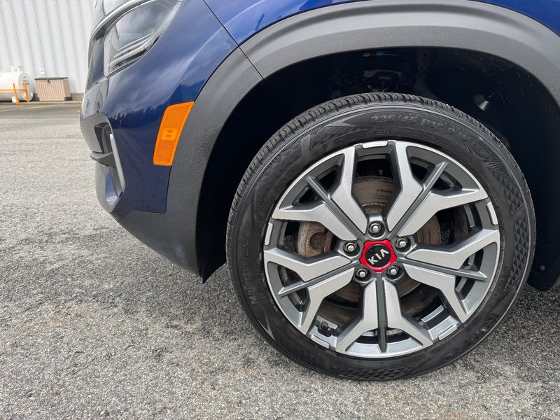 Kia Seltos SX Turbo AWD PNEUS D'HIVER DEMARREUR PAS ACCIDENTE 2021 INSPECTE+AFFICHAGE TETE HAUTE+SIEGES CHAUFFANTS ET VENTILES+CUIR+TOIT OUVRANT+GPS+RADIO SIRIUS