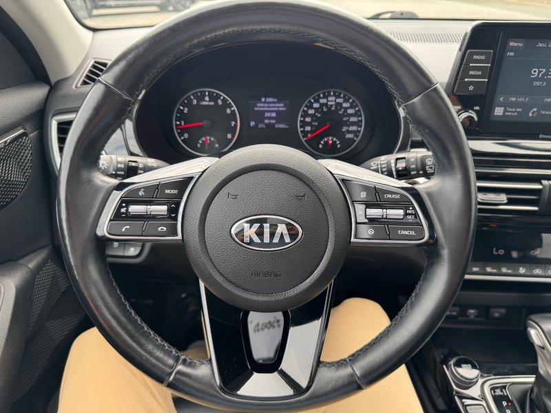 Kia Seltos EX AWD DEMARREUR VOLANT CHAUFFANT PAS ACCIDENTE 2021 INSPECTE+DETECTEUR D'ANGLES MORTS+TOIT OUVRANT+SIEGES CHAUFFANTS+AIR CLIMATISE+CUIR+MAGS 17''