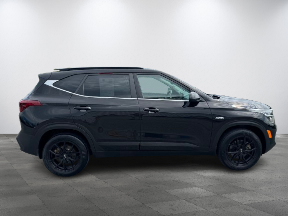 Kia Seltos EX AWD DEMARREUR VOLANT CHAUFFANT PAS ACCIDENTE 2021 INSPECTE+DETECTEUR D'ANGLES MORTS+TOIT OUVRANT+SIEGES CHAUFFANTS+AIR CLIMATISE+CUIR+MAGS 17''
