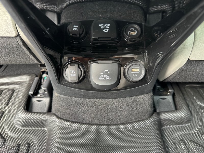 Kia Sorento Plug-In Hybrid PHEV SX AWD PNEUS D'HIVER DEMARREUR PAS ACCIDENTE 2023 INSPECTE+HITCH+INTERIEUR GRIS+CUIR+SIEGES ELECTRIQUES+HAYON INTELLIGENT+GPS+RADIO SIRIUS
