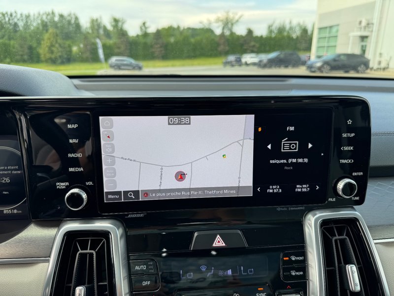 Kia Sorento Plug-In Hybrid PHEV SX AWD PNEUS D'HIVER DEMARREUR PAS ACCIDENTE 2023 INSPECTE+HITCH+INTERIEUR GRIS+CUIR+SIEGES ELECTRIQUES+HAYON INTELLIGENT+GPS+RADIO SIRIUS