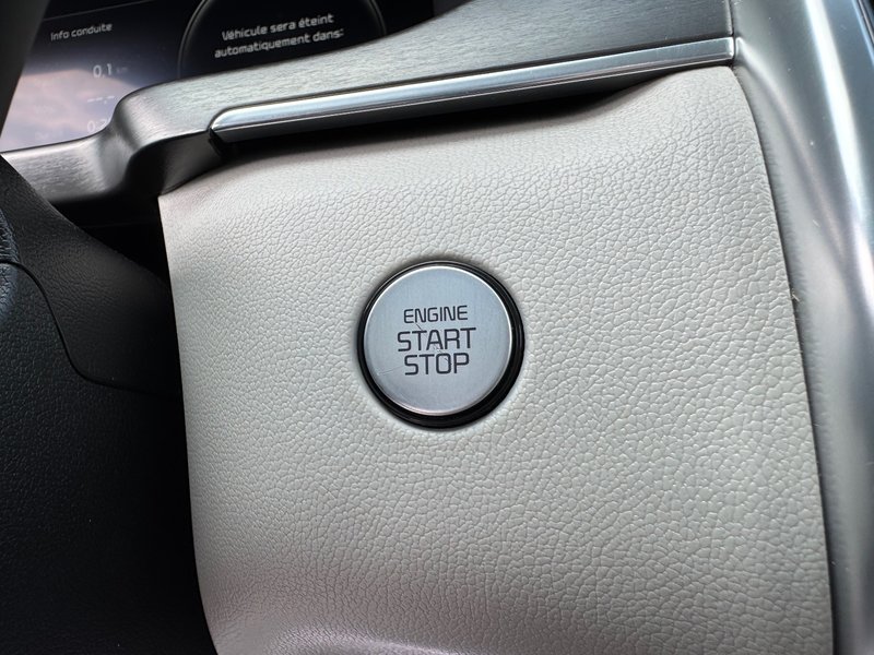 Kia Sorento Plug-In Hybrid PHEV SX AWD PNEUS D'HIVER DEMARREUR PAS ACCIDENTE 2023 INSPECTE+HITCH+INTERIEUR GRIS+CUIR+SIEGES ELECTRIQUES+HAYON INTELLIGENT+GPS+RADIO SIRIUS