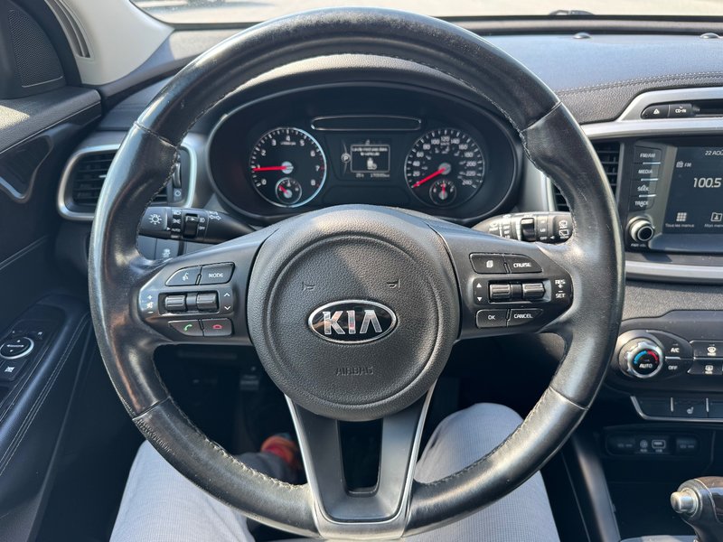 Kia Sorento LX Turbo AWD TEL QUEL DEMARREUR PAS ACCIDENTE 2017 VENDU TEL QUEL+ANDROID AUTO/APPLE CARPLAY+CAMERA DE RECUL+RADIO SIRIUS+CLIMATISATION BI-ZONES