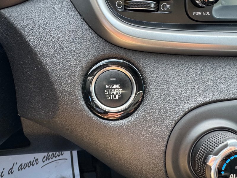 Kia Sorento LX V6 HITCH APPLE CARPLAY PAS ACCIDENTE 2019 INSPECTE+SIEGE CONDUCTEUR ELECTRIQUE+VOLANT CHAUFFANT+CHARGEUR INDUCTIF POUR CELLULAIRE+MAGS 17''