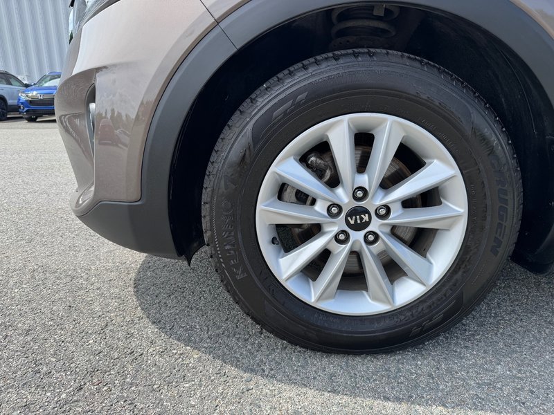Kia Sorento LX V6 HITCH APPLE CARPLAY PAS ACCIDENTE 2019 INSPECTE+SIEGE CONDUCTEUR ELECTRIQUE+VOLANT CHAUFFANT+CHARGEUR INDUCTIF POUR CELLULAIRE+MAGS 17''