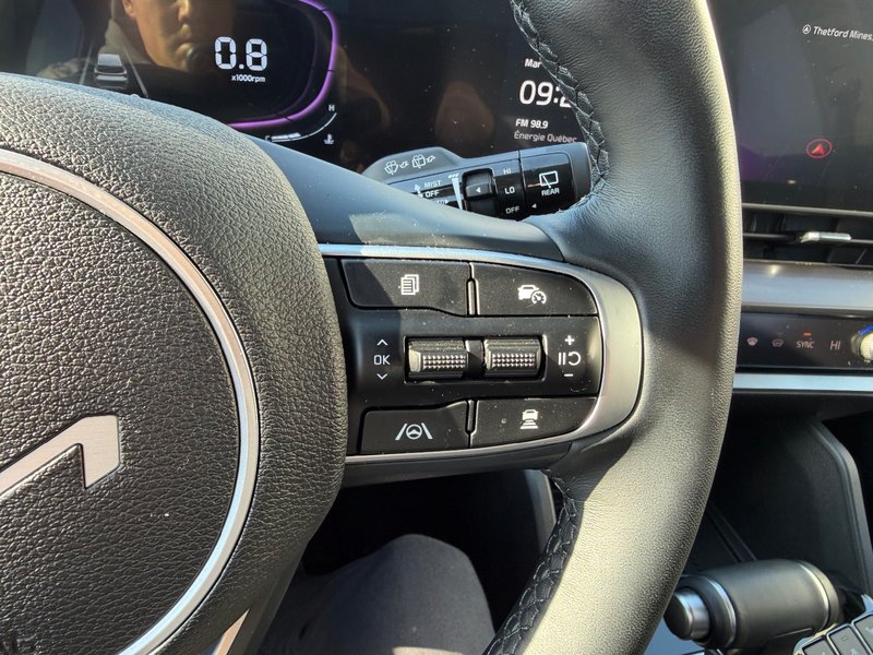 Kia Sportage EX DEMARREUR TOIT PANO PAS ACCIDENTE 2025 INSPECTE+SIEGE ELECTRIQUE+CUIR+VOLANT CHAUFFANT+GPS+REGULATEUR DE VITESSES ADAPTATIF+MAGS 18''
