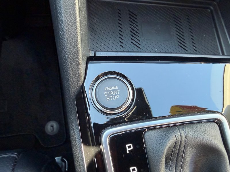 Kia Sportage EX DEMARREUR TOIT PANO PAS ACCIDENTE 2025 INSPECTE+SIEGE ELECTRIQUE+CUIR+VOLANT CHAUFFANT+GPS+REGULATEUR DE VITESSES ADAPTATIF+MAGS 18''