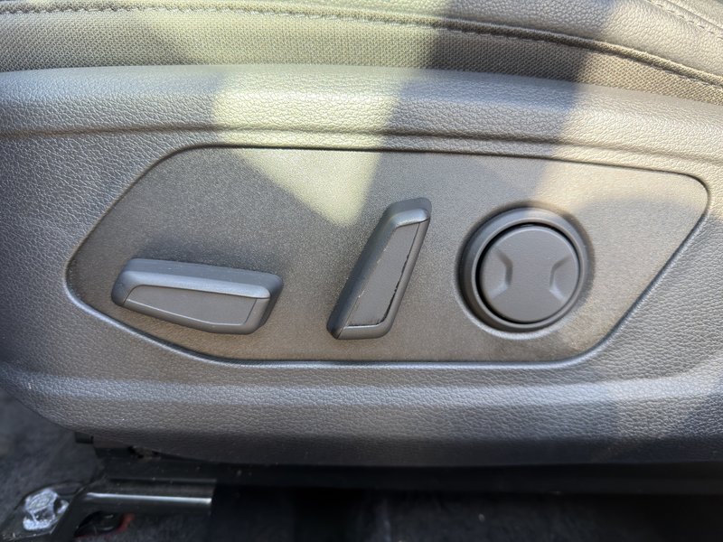 Kia Sportage EX DEMARREUR TOIT PANO PAS ACCIDENTE 2025 INSPECTE+SIEGE ELECTRIQUE+CUIR+VOLANT CHAUFFANT+GPS+REGULATEUR DE VITESSES ADAPTATIF+MAGS 18''