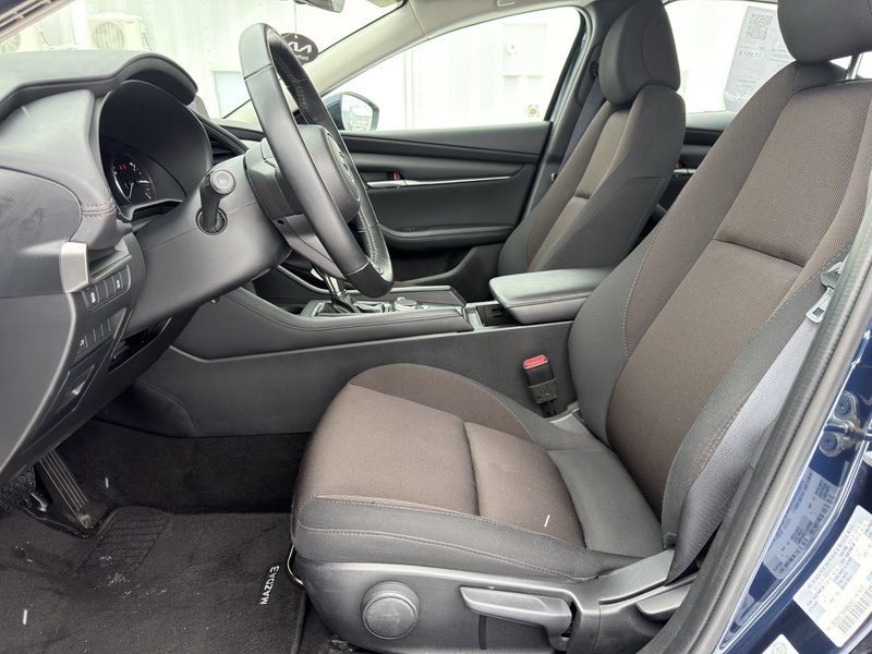 2023 Mazda 3 GS PNEUS D'HIVER APPLE CARPLAY VOLANT CHAUFFANT