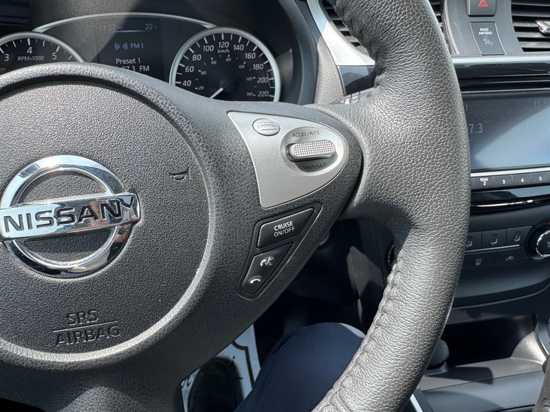 2017 Nissan Sentra SV HITCH CAMERA SIEGES CHAUFFANTS PAS ACCIDENTE