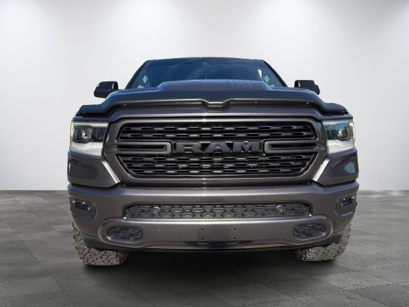 Ram 1500 Sport V8 4X4 DEMARREUR HITCH PAS ACCIDENTE 2022 INSPECTE+LIFT KIT AVEC TABLE+PNEUS TOUTE SAISON AVEC MAGS 20''+CAPOT AERE+TOILE DE CAISSE