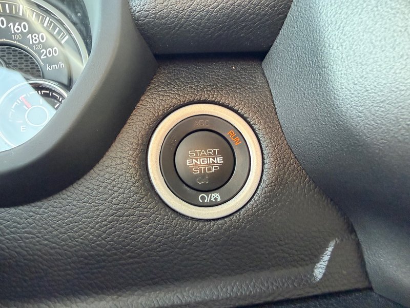 Ram 1500 Sport V8 4X4 DEMARREUR HITCH PAS ACCIDENTE 2022 INSPECTE+LIFT KIT AVEC TABLE+PNEUS TOUTE SAISON AVEC MAGS 20''+CAPOT AERE+TOILE DE CAISSE