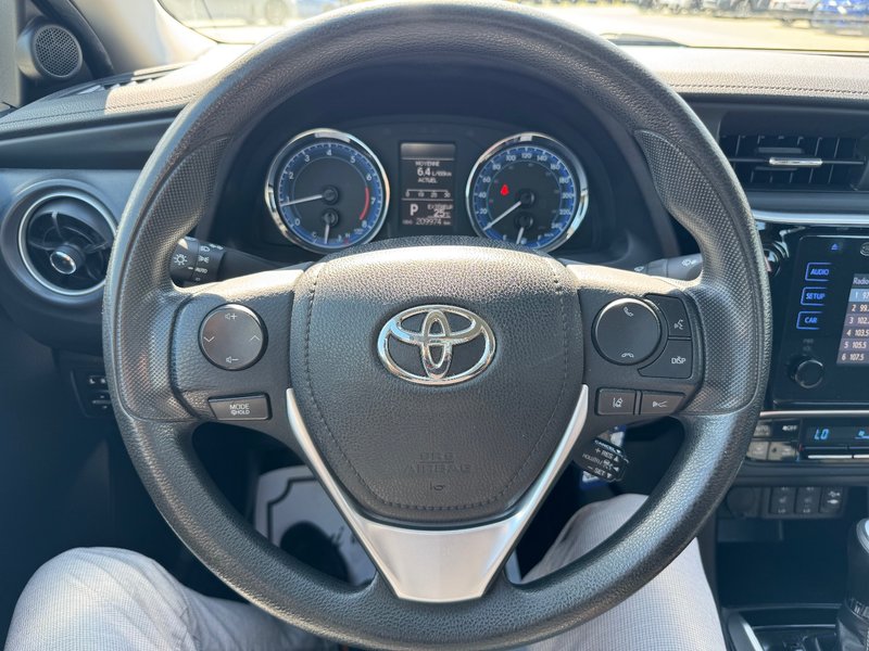 Toyota Corolla LE CAMERA RECUL SIEGES CHAUFFANTS PAS ACCIDENTE 2017 INSPECTE+AIR CLIMATISE+REGULATEUR DE VITESSES+BLUETOOTH+GROUPE ELECTRIQUE+PHARES AUTOMATIQUE