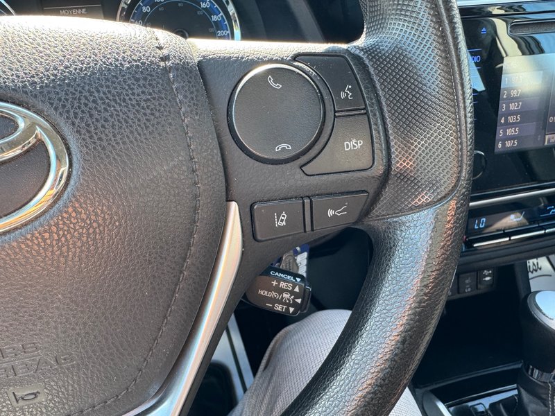 Toyota Corolla LE CAMERA RECUL SIEGES CHAUFFANTS PAS ACCIDENTE 2017 INSPECTE+AIR CLIMATISE+REGULATEUR DE VITESSES+BLUETOOTH+GROUPE ELECTRIQUE+PHARES AUTOMATIQUE
