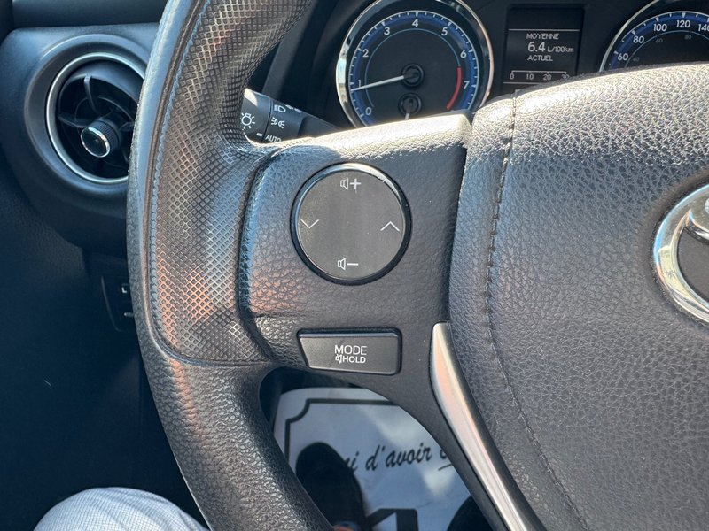 Toyota Corolla LE CAMERA RECUL SIEGES CHAUFFANTS PAS ACCIDENTE 2017 INSPECTE+AIR CLIMATISE+REGULATEUR DE VITESSES+BLUETOOTH+GROUPE ELECTRIQUE+PHARES AUTOMATIQUE