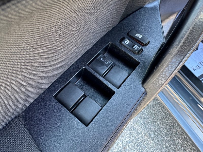 Toyota Corolla LE CAMERA RECUL SIEGES CHAUFFANTS PAS ACCIDENTE 2017 INSPECTE+AIR CLIMATISE+REGULATEUR DE VITESSES+BLUETOOTH+GROUPE ELECTRIQUE+PHARES AUTOMATIQUE