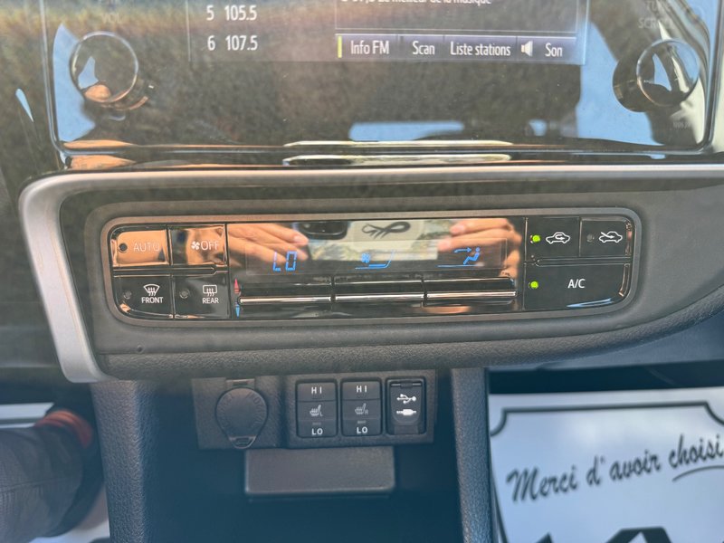 Toyota Corolla LE CAMERA RECUL SIEGES CHAUFFANTS PAS ACCIDENTE 2017 INSPECTE+AIR CLIMATISE+REGULATEUR DE VITESSES+BLUETOOTH+GROUPE ELECTRIQUE+PHARES AUTOMATIQUE