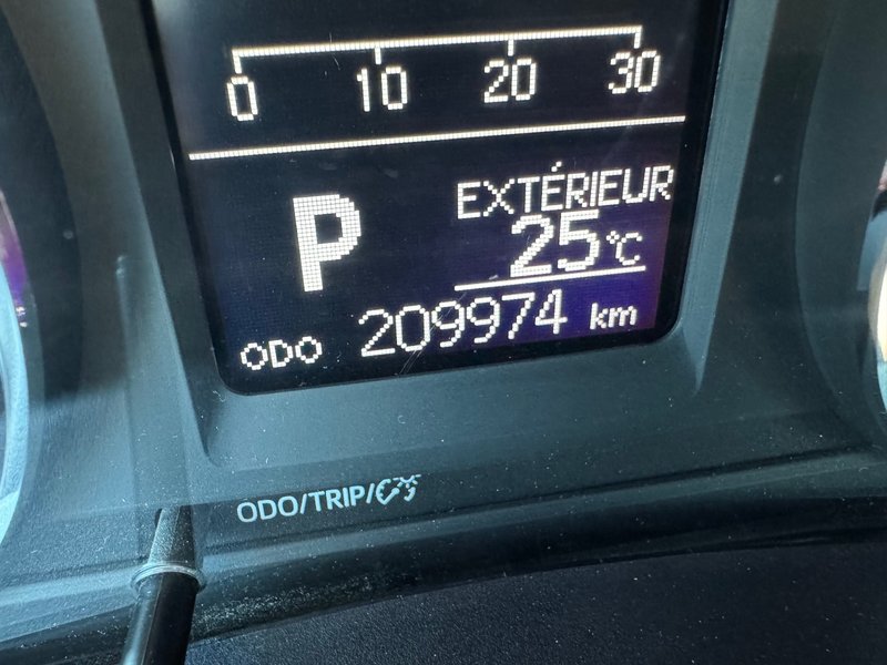Toyota Corolla LE CAMERA RECUL SIEGES CHAUFFANTS PAS ACCIDENTE 2017 INSPECTE+AIR CLIMATISE+REGULATEUR DE VITESSES+BLUETOOTH+GROUPE ELECTRIQUE+PHARES AUTOMATIQUE