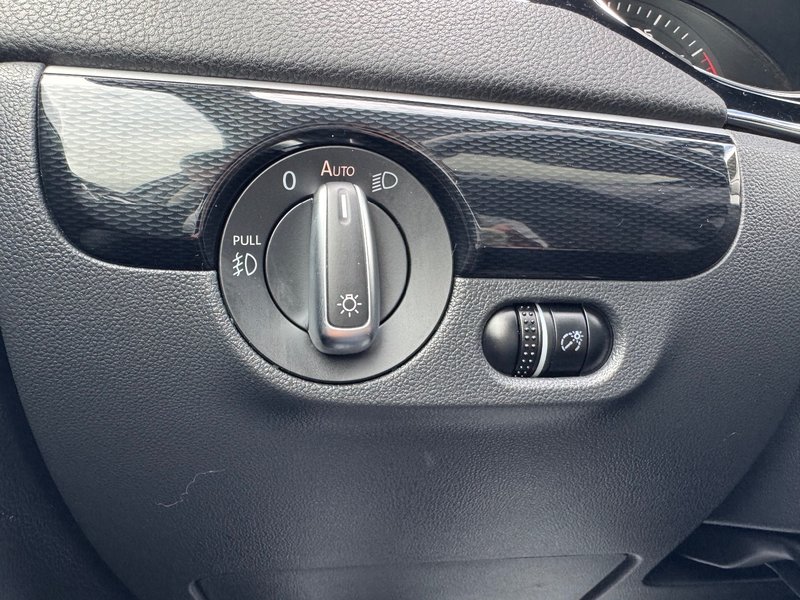 Volkswagen Jetta Wolfsburg Edition PNEUS D'HIVER TOIT OUVRANT 2017 INSPECTE+SIEGE CONDUCTEUR ELECTRIQUE+CAMERA DE RECU+SIEGES CHAUFFANT+PHARE AUTOMATIQUE+AIR CLIMATISE