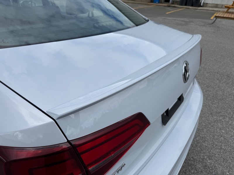 Volkswagen Jetta Wolfsburg Edition PNEUS D'HIVER TOIT OUVRANT 2017 INSPECTE+SIEGE CONDUCTEUR ELECTRIQUE+CAMERA DE RECU+SIEGES CHAUFFANT+PHARE AUTOMATIQUE+AIR CLIMATISE