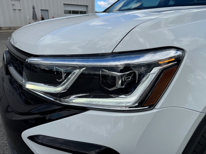 Volkswagen Taos Comfortline Black Edition AWD PAS ACCIDENTE 2024 INSPECTE+DEMARREUR+TOIT PANORAMIQUE+SIEGE ELECTRIQUE+ANDROID AUTO/APPLE CARPLAY+BOUTON POUSSOIR