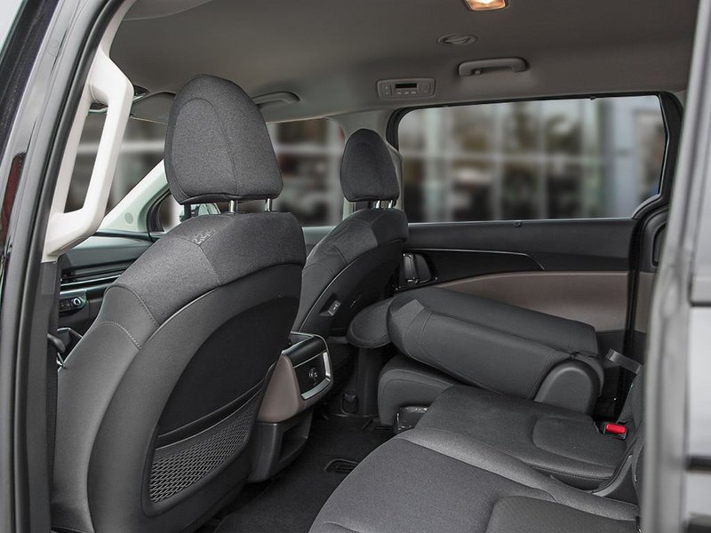 2026 Kia Carnival HEV LX+ Power Sliding Doors | Power Liftgate | Kia Connect | Heated Seats | Heated Wheel | Push Start