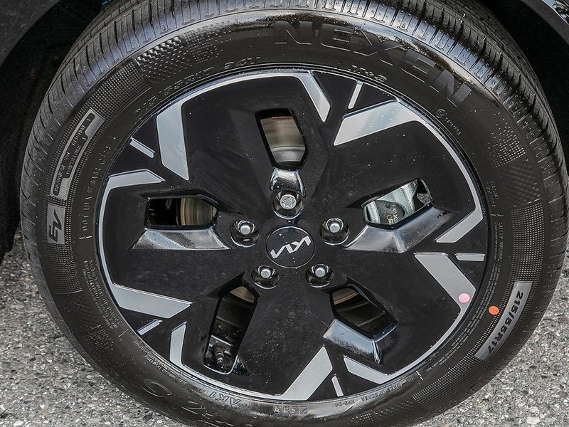 2025 Kia Niro EV Wind + Heated Seats | Heated Wheel | Power Liftgate | Wireless Charger | Rear Parking Sensors | Kia Connect