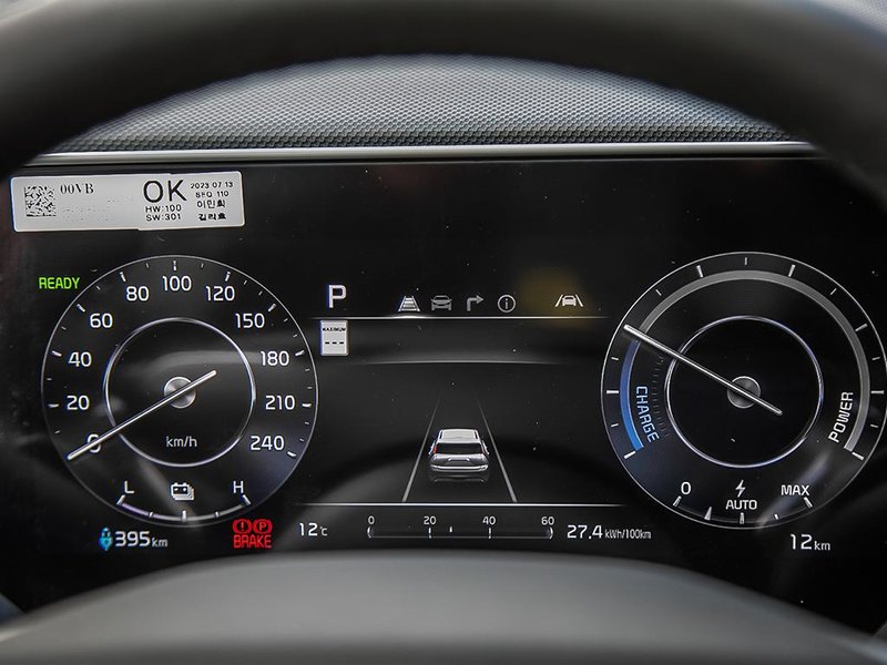 2025 Kia Niro EV Wind + Heated Seats | Heated Wheel | Power Liftgate | Wireless Charger | Rear Parking Sensors | Kia Connect