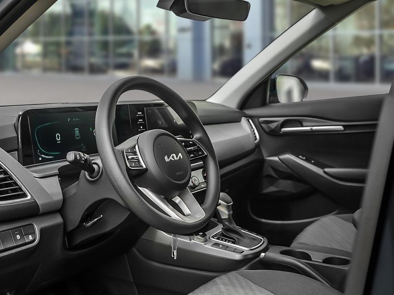 2026 Kia Seltos LX FWD Heated Seats | Keyless Entry | Rear Cross Traffic Alert | Backup Camera | Cruise Control | Bluetooth