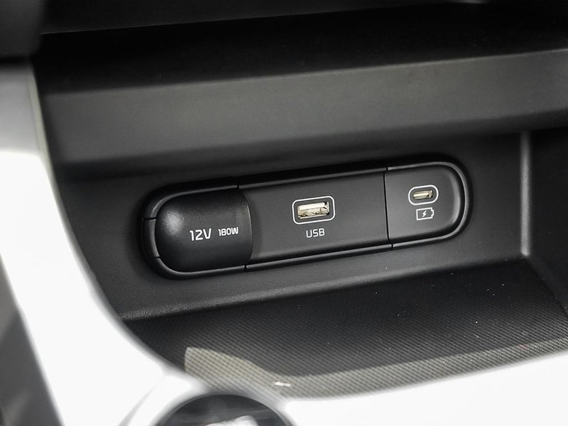 2026 Kia Seltos LX FWD Heated Seats | Keyless Entry | Rear Cross Traffic Alert | Backup Camera | Cruise Control | Bluetooth
