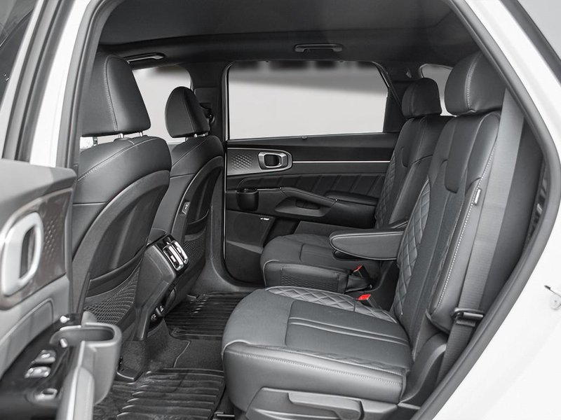2026 Kia Sorento HEV SX AWD Surround View Monitor | Panoramic Sunroof | Digital Rearview Mirror | Heated & Cooled Seats