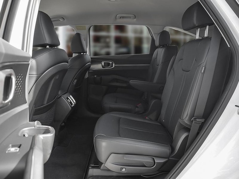 2026 Kia Sorento HEV EX AWD Kia Connect | Wireless Charger | Power Liftgate | Push Start | Heated Seats | Heated Wheel