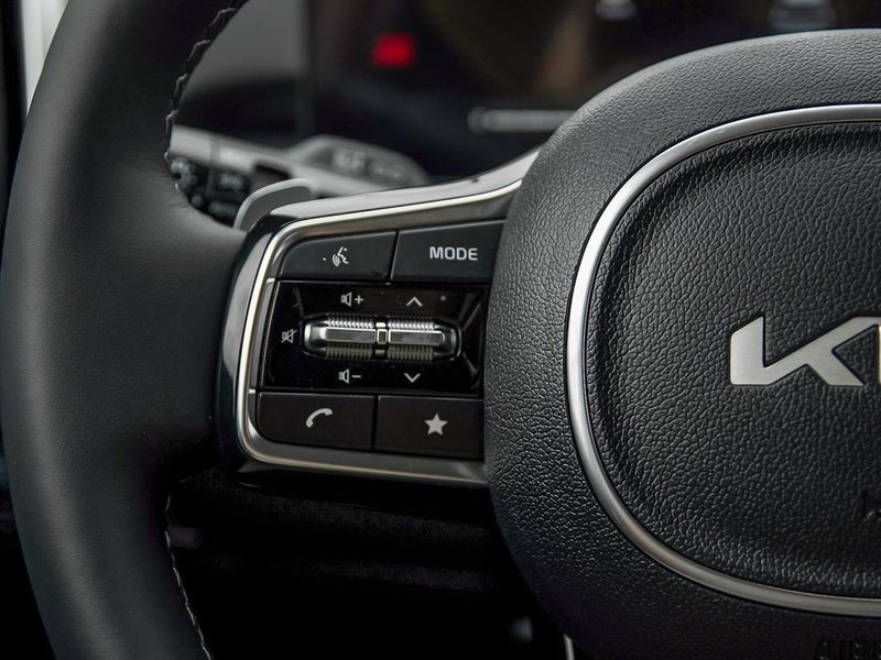2025 Kia Sorento PHEV EX Heated Seats | Heated Steering Wheel | Lane Keep Assist | Adaptive Cruise Control | 6 Seater