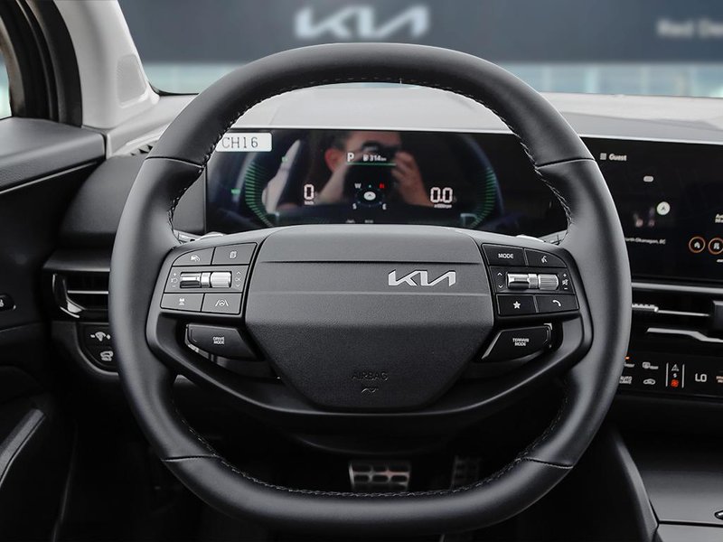 2026 Kia Sportage HEV EX Premium Heated & Cooled Seats | Heated Rear Seats | Heated Wheel | Power Liftgate | Panoramic Sunroof