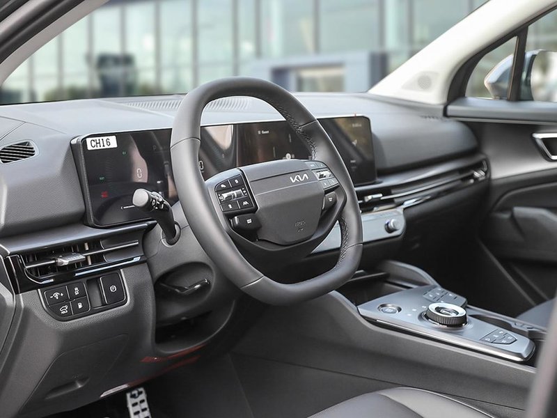2026 Kia Sportage PHEV EX Premium Kia Connect | Power Liftgate | Driver Memory Function | Heated & Cooled Seats | Panoramic Sunroof