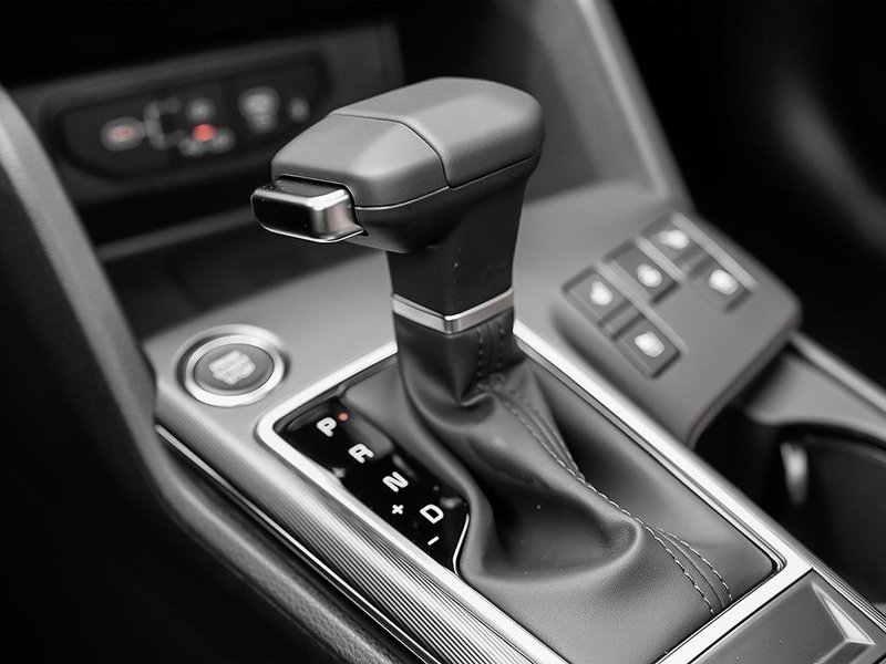 2026 Kia Sportage EX Premium Heated & Cooled Seats | Heated Wheel | Power Liftgate | Heated Rear Seats | Power Seats | Push Start
