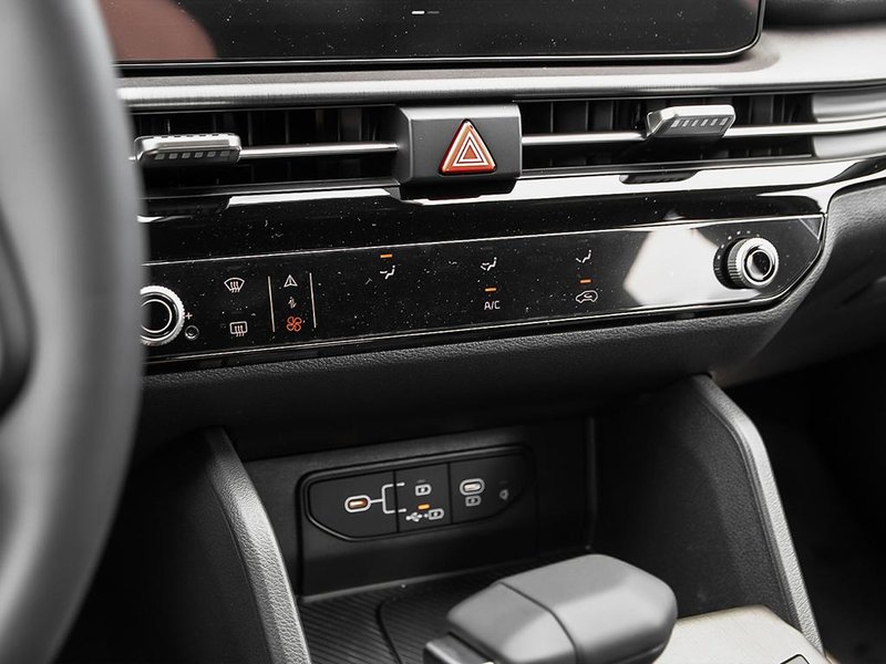 2026 Kia Sportage X-Line Remote Start | Wireless Charger | Heated Seats |Heated Wheel | Kia Connect | Push Start | Roof Rails