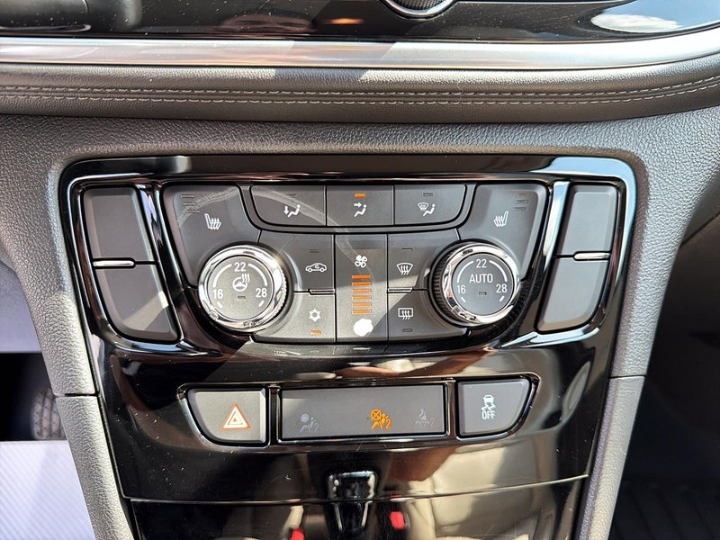 2018 Buick Encore Essence Heated seats + Back up Camera