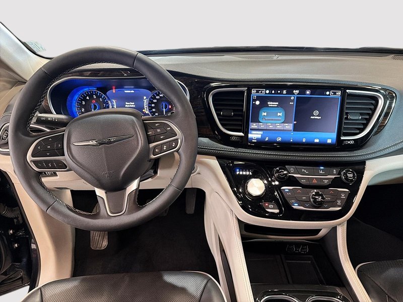 2024 Chrysler Pacifica Limited **PANORAMIQUE SUNROOF  + NAVIGATION***