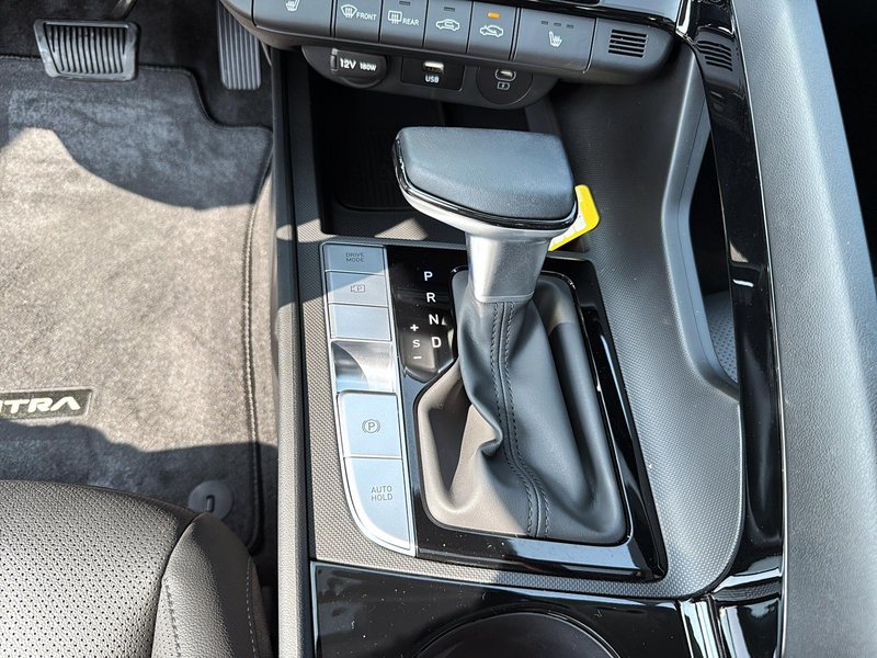 Hyundai Elantra Hybrid Luxury 2025 Toit ouvrant + Navi + cuir