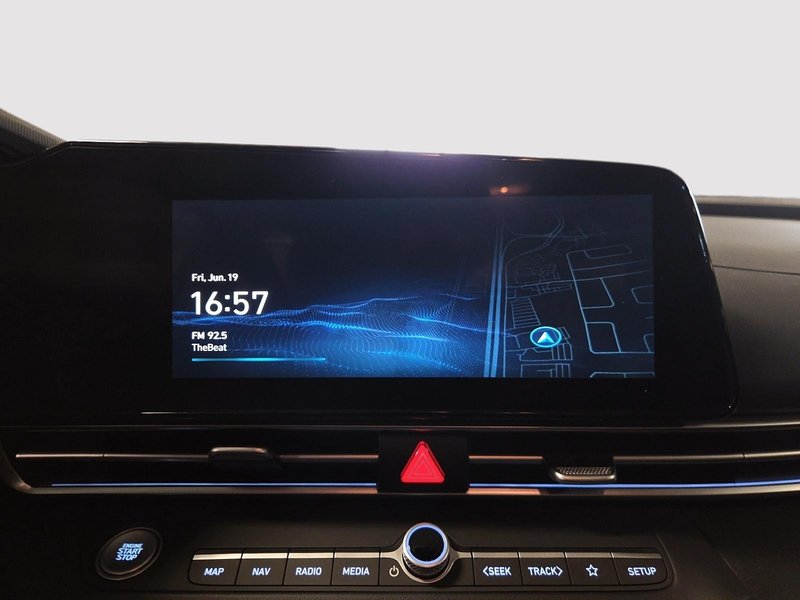 Hyundai Elantra Preferred  Ensemble Tech 2025 | TOIT-OUVRANT - CUIR - APPLECARPLAY |