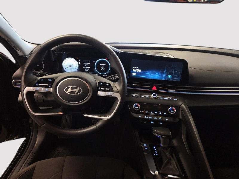 Hyundai Elantra Preferred  Ensemble Tech 2025 | TOIT-OUVRANT - CUIR - APPLECARPLAY |