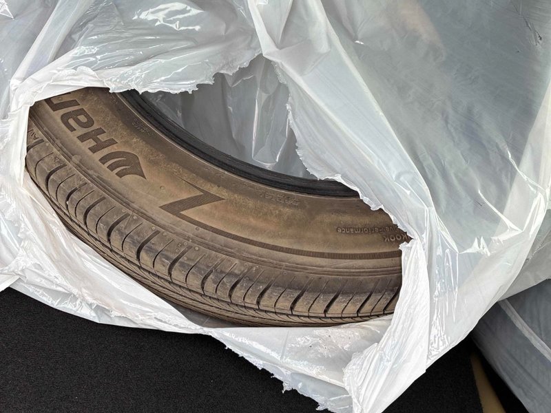 2023 Hyundai IONIQ 6 Preferred LongRange AWD | MAT GREEN - 8 TIRES INCLUDED |