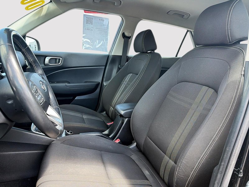 2021 Hyundai Venue Preferred Heated seats + Back up camera