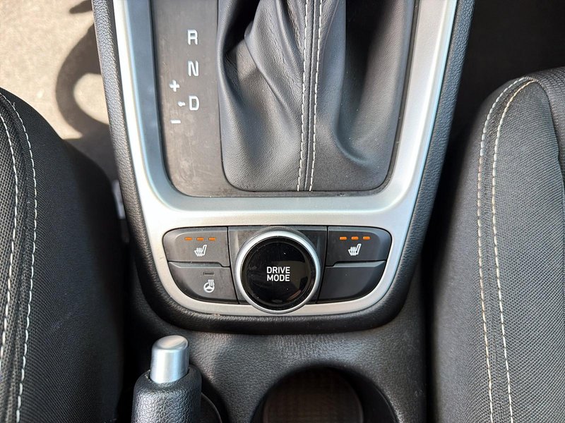 2021 Hyundai Venue Preferred Heated seats + Back up camera