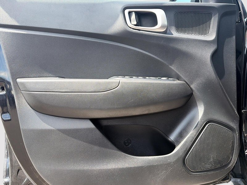 2021 Hyundai Venue Preferred Heated seats + Back up camera