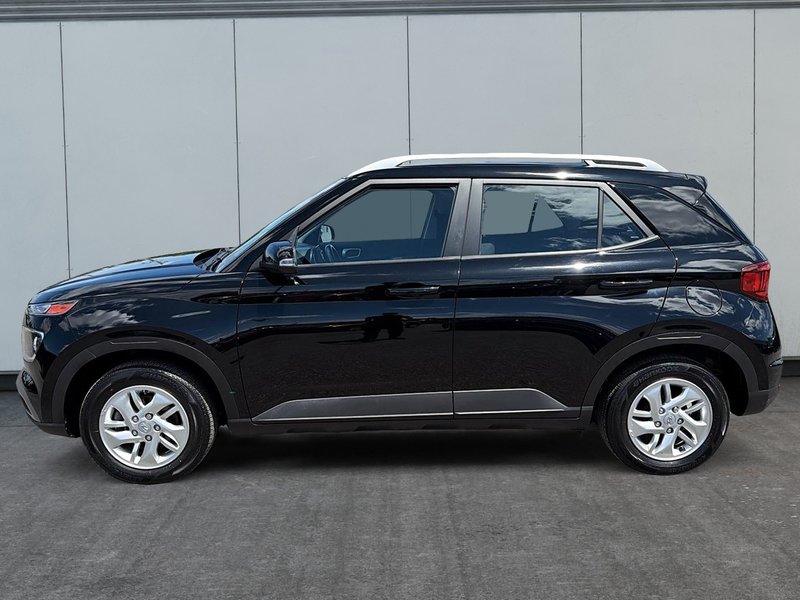 2021 Hyundai Venue Preferred Heated seats + Back up camera